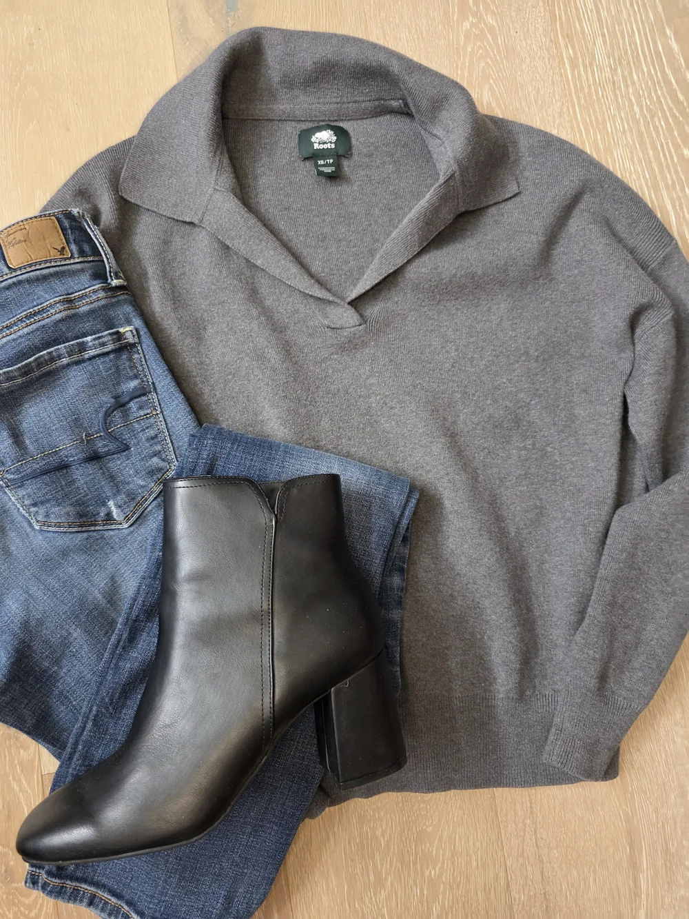 Roots Soft Collared Gray Women's Sweater - Picture 2 of 2
